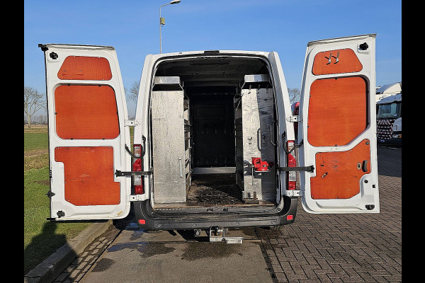 Renault Master T35 2.3 dCi 135 L2H2 airco, navi, pdc, trekhaak, inrichting