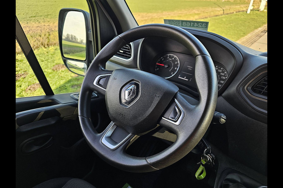 Renault Master T35 2.3 dCi 135 L2H2 airco, navi, pdc, trekhaak, inrichting