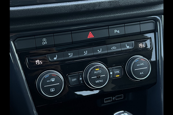 Volkswagen T-Roc 1.5 TSI Sport | Pano | Camera | Leder | LED
