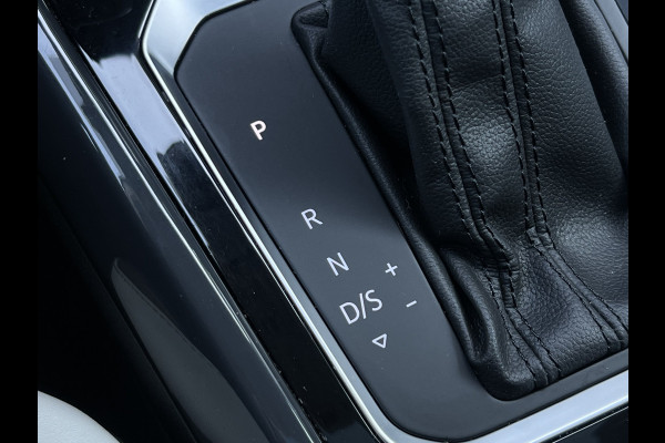 Volkswagen T-Roc 1.5 TSI Sport | Pano | Camera | Leder | LED