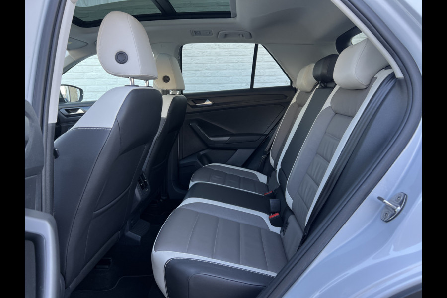 Volkswagen T-Roc 1.5 TSI Sport | Pano | Camera | Leder | LED