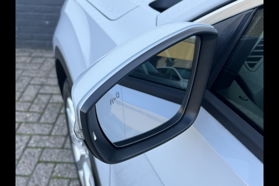 Volkswagen T-Roc 1.5 TSI Sport | Pano | Camera | Leder | LED