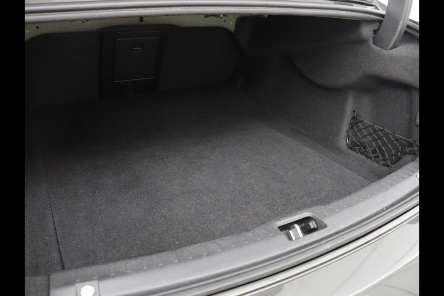 Volvo S90 2.0 T4 Business Luxury+ | Schuifdak | Stoelventilatie | Head-Up | Massage | Standkachel | 360 Camera | Leder | Head-Up | Adaptive cruise | Carplay | Park Assist | Achterbankverwarming | Navigatie