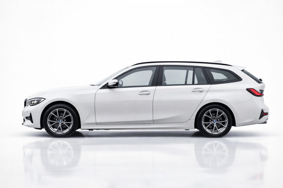 BMW 3 Serie Touring 318i High Executive Sport Line | TREKHAAK | APPLE CARPLAY | NAP | DEALER ONDERHOUDEN | ANDROID AUTO