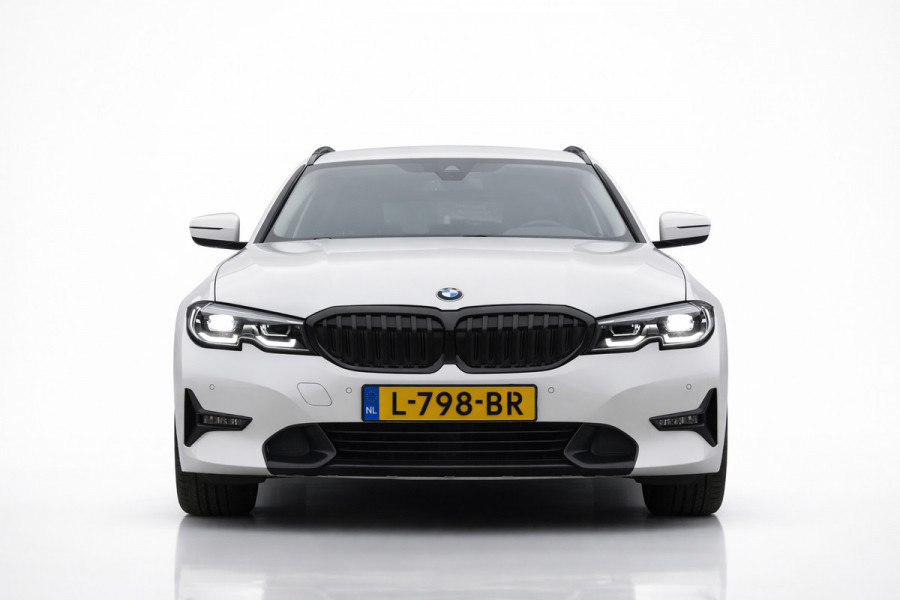 BMW 3 Serie Touring 318i High Executive Sport Line | TREKHAAK | APPLE CARPLAY | NAP | DEALER ONDERHOUDEN | ANDROID AUTO