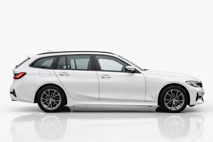 BMW 3 Serie Touring 318i High Executive Sport Line | TREKHAAK | APPLE CARPLAY | NAP | DEALER ONDERHOUDEN | ANDROID AUTO