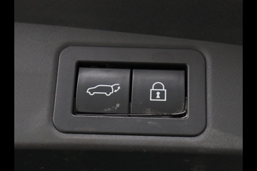 Toyota Corolla 2.0 Hybrid Trek | Stoelverwarming | Adaptive cruise | Navigatie | Camera | Carplay | Keyless | Full LED | DAB | Climate control | Bluetooth