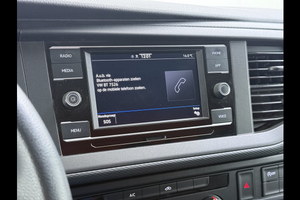 Volkswagen Transporter 2.0TDI 150PK AUT-7 3-Pers. Euro 6 Trekhaak Navi* Apple Carplay Android Auto Airco Cruise Control Pdc Comfortline Betonplex Vloer Lat om Lat Wandbetimmering Schuifdeur 2.500KG Trekgewicht 1e Eigenaar Origineel Nederlandse Bestelbus