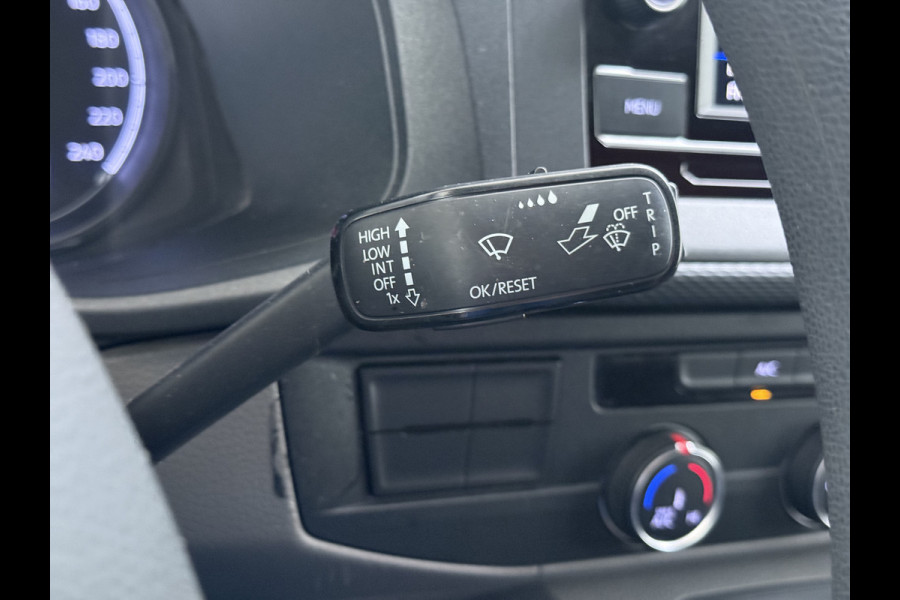 Volkswagen Transporter 2.0TDI 150PK AUT-7 3-Pers. Euro 6 Trekhaak Navi* Apple Carplay Android Auto Airco Cruise Control Pdc Comfortline Betonplex Vloer Lat om Lat Wandbetimmering Schuifdeur 2.500KG Trekgewicht 1e Eigenaar Origineel Nederlandse Bestelbus