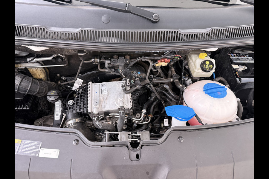 Volkswagen Transporter 2.0TDI 150PK AUT-7 3-Pers. Euro 6 Trekhaak Navi* Apple Carplay Android Auto Airco Cruise Control Pdc Comfortline Betonplex Vloer Lat om Lat Wandbetimmering Schuifdeur 2.500KG Trekgewicht 1e Eigenaar Origineel Nederlandse Bestelbus