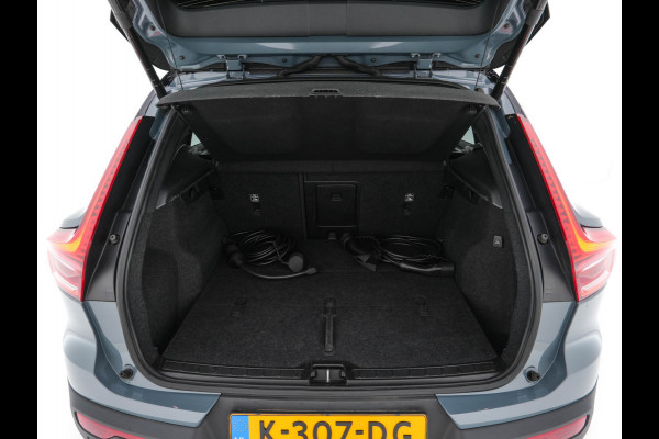 Volvo XC40 Recharge P8 AWD R-Design [ 3-Fase-11kW ] {SOH-90%} (INCL-BTW) Aut. *PANO | LEATHER-ALCANTARA | ADAPTIVE-CRUISE | DIGI-COCKPIT | FULL-LED | HARMAN/KARDON | TOPVIEW | NAVI-FULLMAP | ECC | PDC | KEYLESS | HEATED-SPORTSEATS | TOWBAR | 20''ALU*