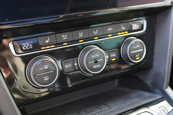 Volkswagen Passat Variant 1.4 218pk TSI PHEV GTE Business | Panoramadak | Adaptieve cruise | Stoelverwarming | Elektrische kofferklep