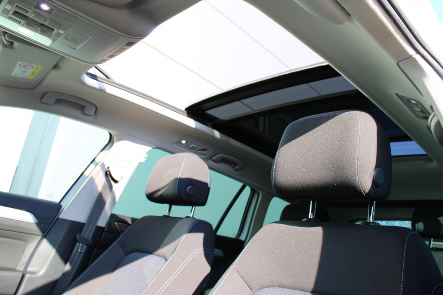 Volkswagen Passat Variant 1.4 218pk TSI PHEV GTE Business | Panoramadak | Adaptieve cruise | Stoelverwarming | Elektrische kofferklep