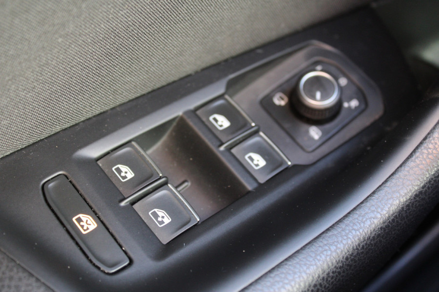 Volkswagen Passat Variant 1.4 218pk TSI PHEV GTE Business | Panoramadak | Adaptieve cruise | Stoelverwarming | Elektrische kofferklep