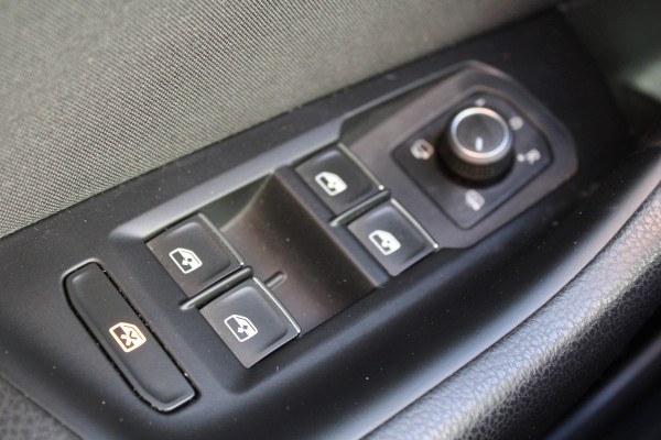 Volkswagen Passat Variant 1.4 218pk TSI PHEV GTE Business | Panoramadak | Adaptieve cruise | Stoelverwarming | Elektrische kofferklep