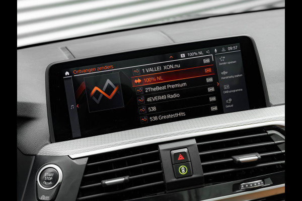 BMW X3 xDrive20i M-Sport - Pano - Camera - Hifi - Stoel + Stuurwielverwarming