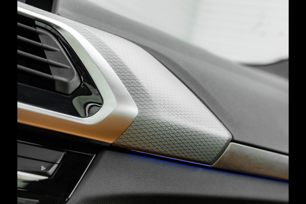 BMW X3 xDrive20i M-Sport - Pano - Camera - Hifi - Stoel + Stuurwielverwarming