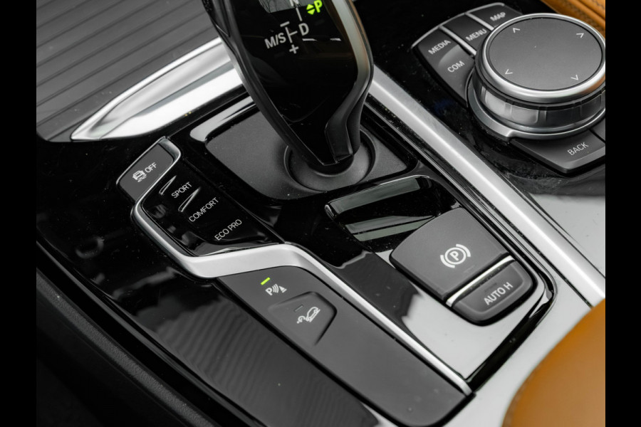 BMW X3 xDrive20i M-Sport - Pano - Camera - Hifi - Stoel + Stuurwielverwarming