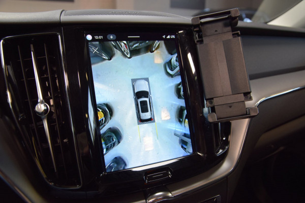 Volvo XC60 2.0 T6 Plug-in hybrid AWD Panoramadak|HUD|ACC|Dealer onderhouden|
