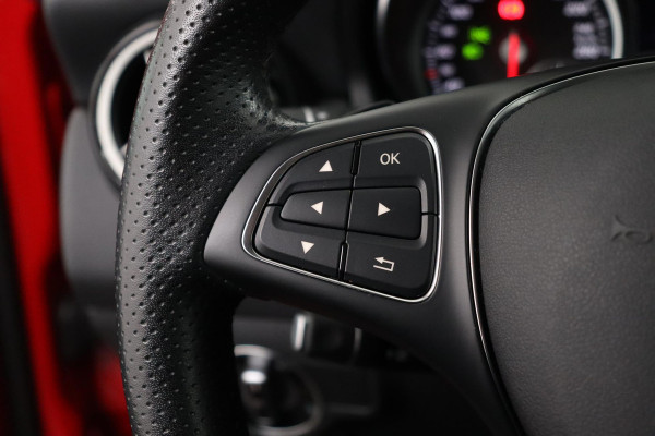 Mercedes-Benz GLA 200 Premium Plus AMG-Line (Dealer onderH, Navi, Camera, Climate Con, Parkeerhulp, Etc)