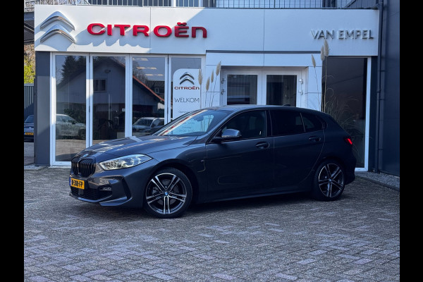 BMW 1-serie 118i M-Sport | M Interieur + Exterieur | NL-Auto | Leder + Stoelverwarming | Camera | LED | PDC Rondom |
