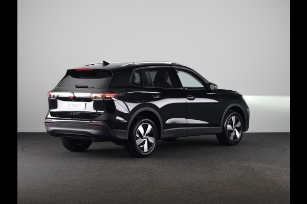 Volkswagen Tiguan 1.5 eHybrid Life 204 PK | Navigatie | Wegklapbare trekhaak | Verlengde garantie