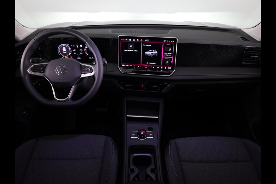 Volkswagen Tiguan 1.5 eHybrid Life 204 PK | Navigatie | Wegklapbare trekhaak | Verlengde garantie
