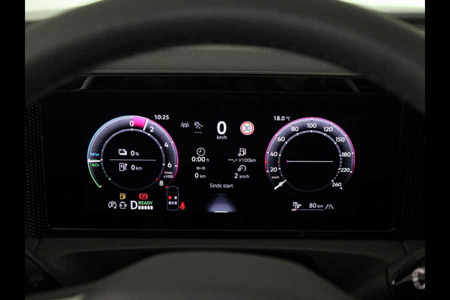 Volkswagen Tiguan 1.5 eHybrid Life 204 PK | Navigatie | Wegklapbare trekhaak | Verlengde garantie