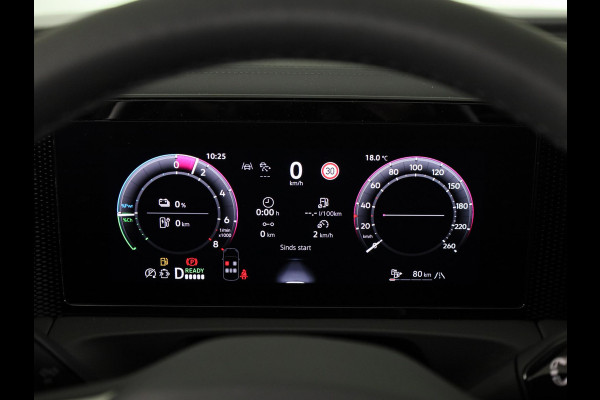 Volkswagen Tiguan 1.5 eHybrid Life 204 PK | Navigatie | Wegklapbare trekhaak | Verlengde garantie