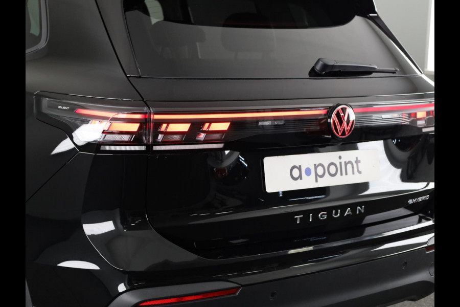 Volkswagen Tiguan 1.5 eHybrid Life 204 PK | Navigatie | Wegklapbare trekhaak | Verlengde garantie
