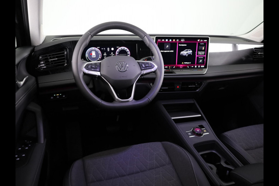 Volkswagen Tiguan 1.5 eHybrid Life 204 PK | Navigatie | Wegklapbare trekhaak | Verlengde garantie