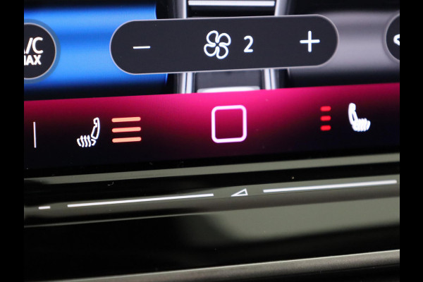 Volkswagen Tiguan 1.5 eHybrid Life 204 PK | Navigatie | Wegklapbare trekhaak | Verlengde garantie