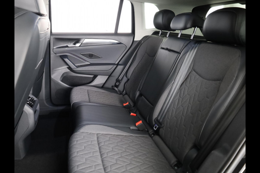 Volkswagen Tiguan 1.5 eHybrid Life 204 PK | Navigatie | Wegklapbare trekhaak | Verlengde garantie