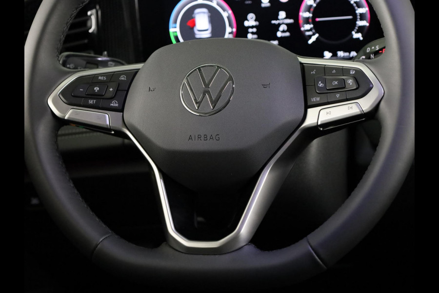 Volkswagen Tiguan 1.5 eHybrid Life 204 PK | Navigatie | Wegklapbare trekhaak | Verlengde garantie