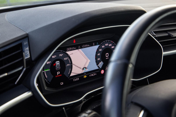 Audi Q3 45 TFSI e edition AUTOMAAT / PLUG IN HYBRID / STOELVERWARMING / LEER / VIRTUAL COCKPIT / CRUISE CONTROLE / DEALER ONDERHOUDEN