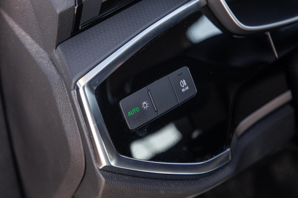 Audi Q3 45 TFSI e edition AUTOMAAT / PLUG IN HYBRID / STOELVERWARMING / LEER / VIRTUAL COCKPIT / CRUISE CONTROLE / DEALER ONDERHOUDEN