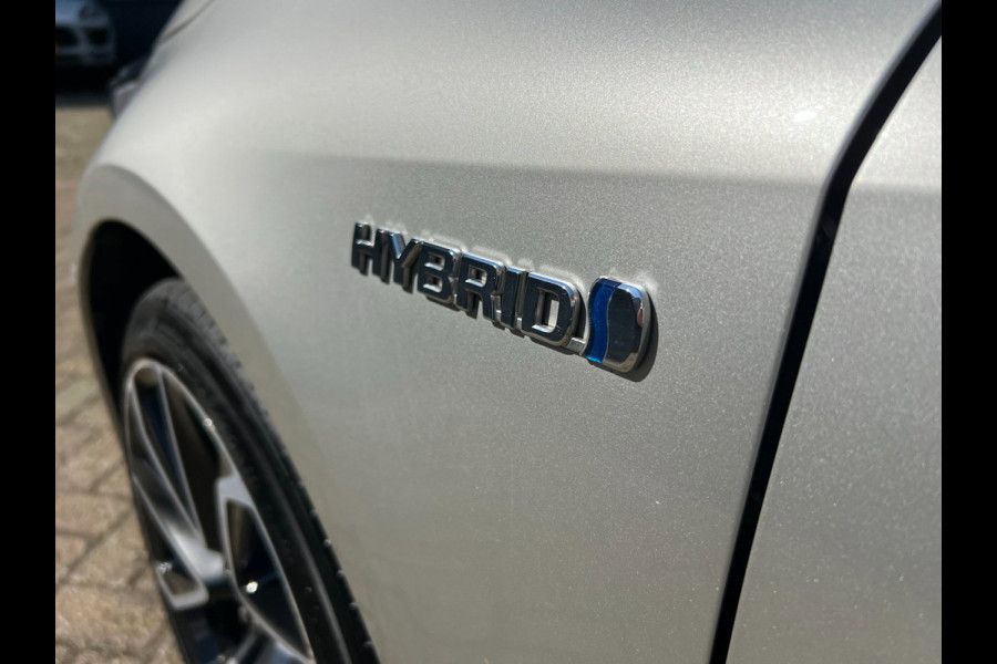 Toyota Corolla Touring Sports 2.0 Hybrid Executive JBL / Ned Auto / Trekhaak / 18 Inch / MCC / Gouda