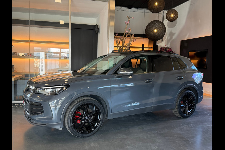 Volkswagen Tiguan 1.5 eTSI Black style Panorama Camera Keyless