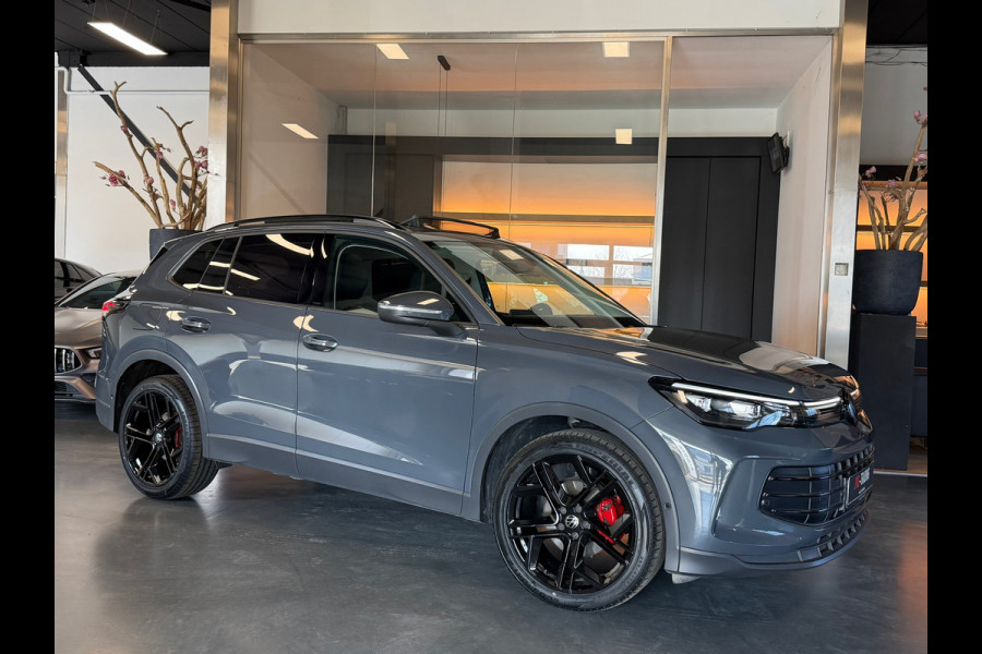 Volkswagen Tiguan 1.5 eTSI Black style Panorama Camera Keyless