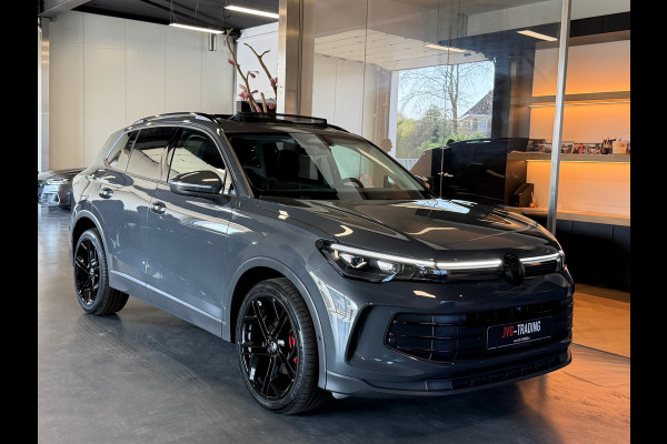 Volkswagen Tiguan 1.5 eTSI Black style Panorama Camera Keyless