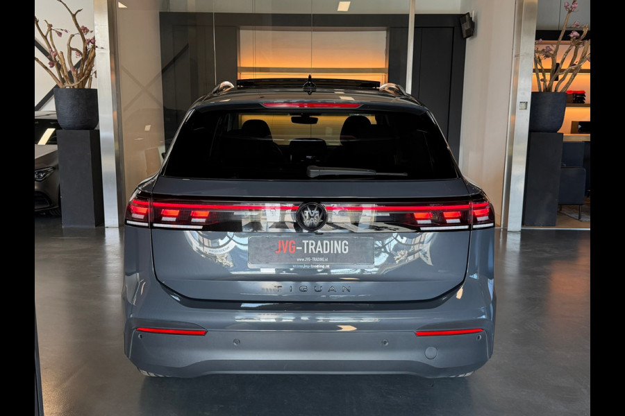 Volkswagen Tiguan 1.5 eTSI Black style Panorama Camera Keyless