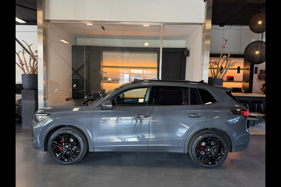 Volkswagen Tiguan 1.5 eTSI Black style Panorama Camera Keyless