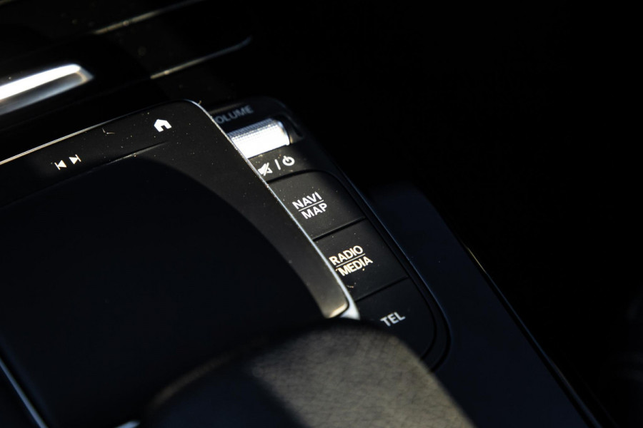 Mercedes-Benz A-Klasse 250 e Business Line PANORAMA DAK / WIDESCREEN / 360 CAMERA / CARPLAY