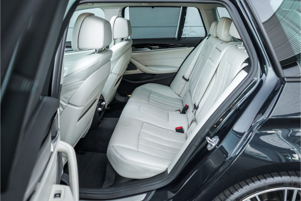 BMW 5 Serie Touring 540i xDrive High Ex M-Sport Speciale Kleur Stoelvent H/K 360° 20"