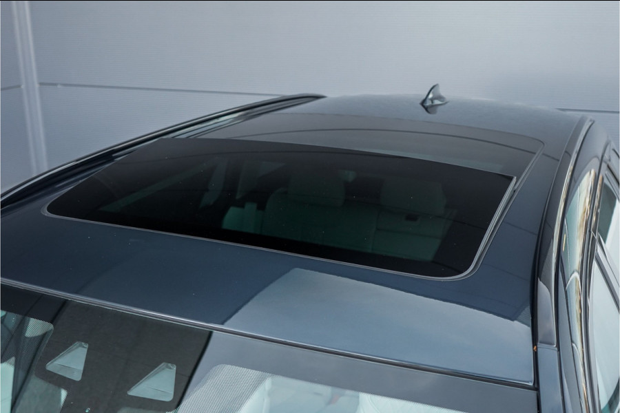 BMW 5 Serie Touring 540i xDrive High Ex M-Sport Speciale Kleur Stoelvent H/K 360° 20"