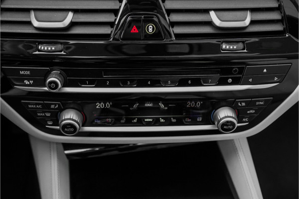 BMW 5 Serie Touring 540i xDrive High Ex M-Sport Speciale Kleur Stoelvent H/K 360° 20"