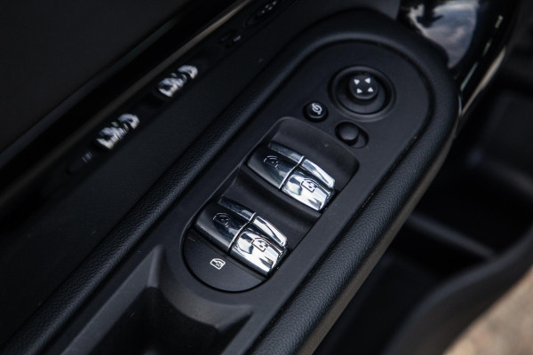 MINI Countryman 1.5 Cooper S E ALL4 Essential CAMERA / NAVI / CARPLAY / AIRCO / ZWART / STOELVERWARMING