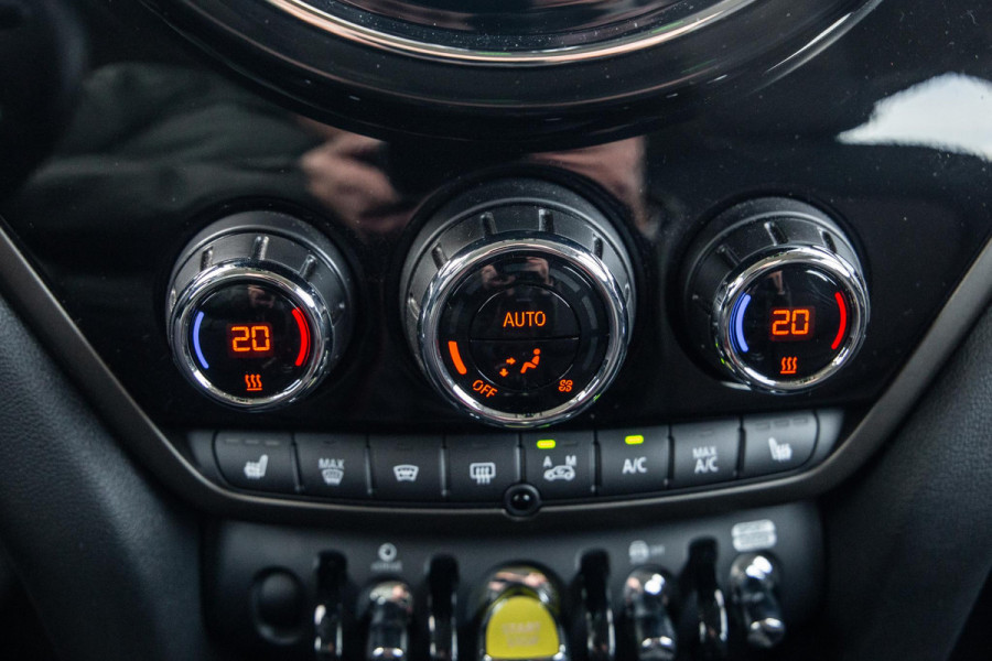 MINI Countryman 1.5 Cooper S E ALL4 Essential CAMERA / NAVI / CARPLAY / AIRCO / ZWART / STOELVERWARMING