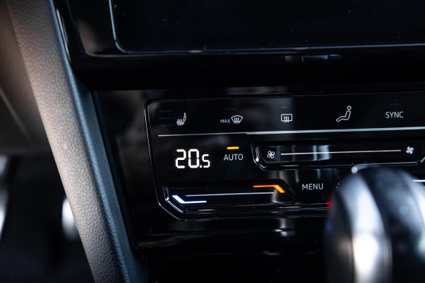 Volkswagen Arteon 1.4 TSI eHybrid R-Line Business CARPLAY / LEER / CAMERA / MEMMORY / LED / STOELVERWARMING