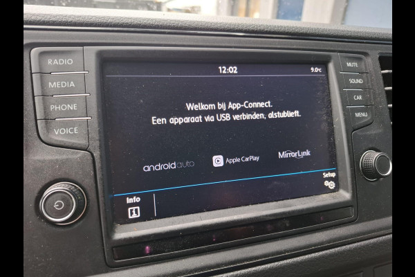 Volkswagen Crafter 35 2.0 TDI L3H3 Highline AUTOMAAT / STANDKACHEL / TREKHAAK / CARPLAY / NAVI